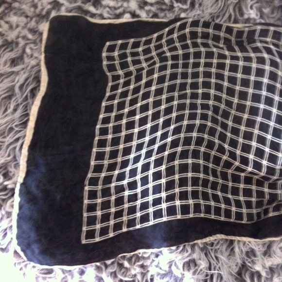 Black & Tan Geometric Vintage Rectangular Scarf - Picture 5 of 6